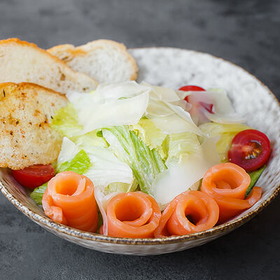 Цезарь с семгой в Дюшес по цене 590