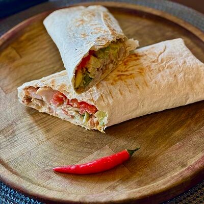 Шаурма Классик Halal в ИЗ ПОД НОЖАХаляль! по цене 400 ₽