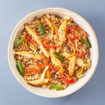 Рис с курицей и овощами в Галерея Суши по цене 299 ₽
