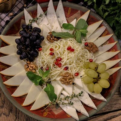 Ассорти сыров в Мзиани по цене 990 ₽