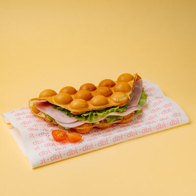 Вафля с ветчиной и сыром в Double Bubble Tea по цене 500 ₽