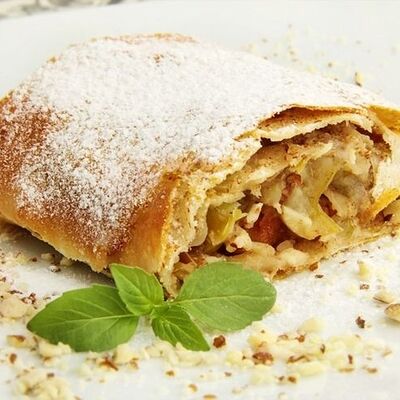 Штрудель яблочный от Шеф повара в Фиеста по цене 470 ₽