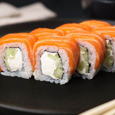 Роллы Филадельфия стандартная в Хорошие руки - Роллы по цене 1050 ₽