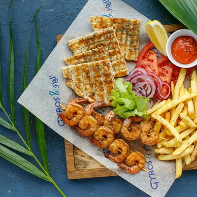 Сувлаки с креветками в Gyros & Grill по цене 615 ₽