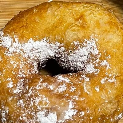 Пончики с сахарной пудрой в Пекарня Шаурма 24 по цене 55 ₽