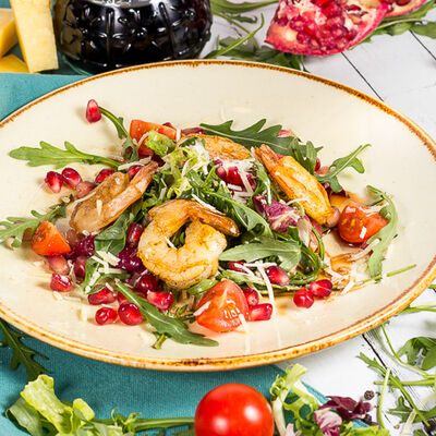 Салат Инсалата ди руккола с креветками в Луиджи & Тосё по цене 459