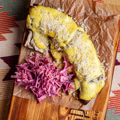 Говяжьи ребра с сырной глазурью с крошкой из пармезана в Ребра по цене 1320 ₽