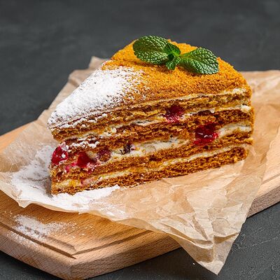 Медовик в Гранат по цене 280