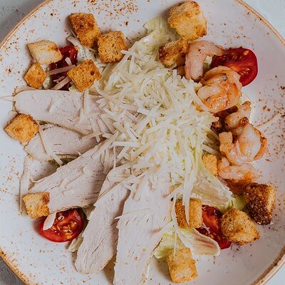 Цезарь с креветками в Любимое по цене 630 ₽