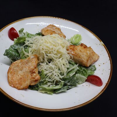 Мини-Цезарь с курочкой в Кафе Хинкальная по цене 420 ₽