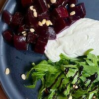 Салат с пармезаном и копчёной свеклой в BQ 125