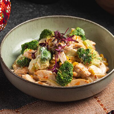 Филе курицы с брокколи в сливочном соусе в Алазани по цене 3500 ₸