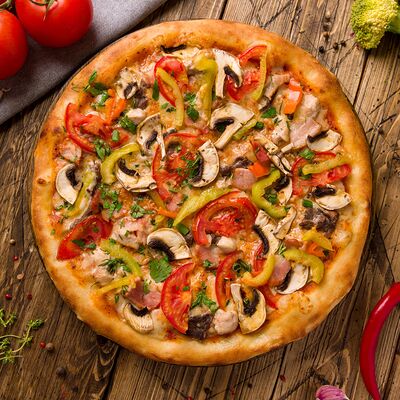 Pizza Фирменнаяв Сырный Бортик! по цене 895 ₽