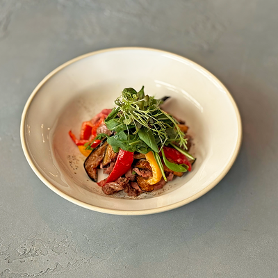 Салат из телятины с овощами в Чайхана Баранжар по цене 755 ₽