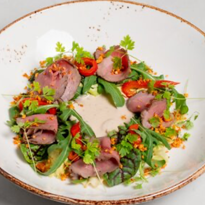 Салат с ростбифом в Джованни по цене 695 ₽