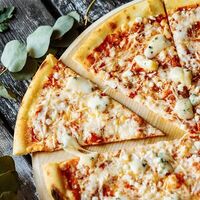 Пицца Четыре сыра в Чаплин