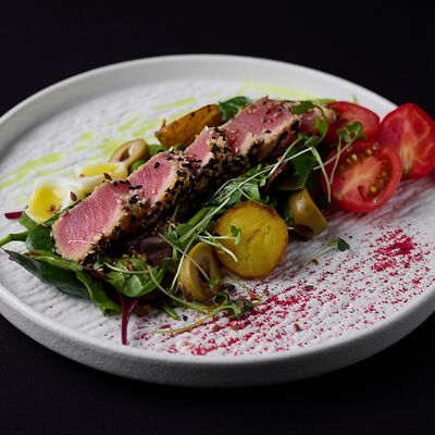 Нисуаз с тунцом розе в Эндорфин по цене 820 ₽