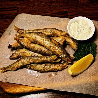 Жареная мойва с мятным соусом тартар в Рога Лося по цене 380 ₽