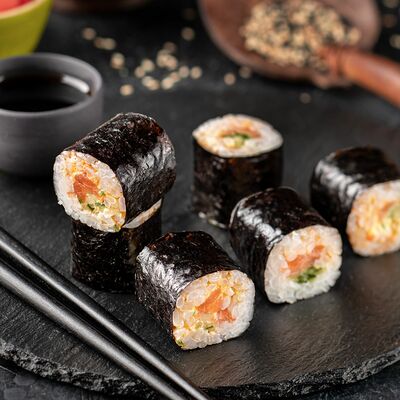 Ролл Сяке спайси в Sushi Top по цене 255 ₽