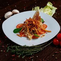 Теплый салат с говядиной и картофельным паем в Rave Resort