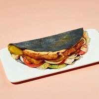 Кыстыбургер фирменный с говяжьей котлетой и овощами в Тюбетей