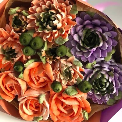 Букет из зефирных хризантем и роз в Fujibox по цене 2400 ₽