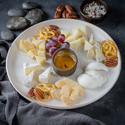 Сырное плато в Encore Cafe по цене 2640 ₽