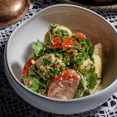 Кахетинский салат с ореховой заправкой в Хачапури Марико по цене 380 ₽