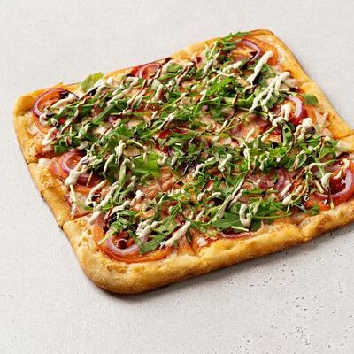 Римская пицца с мясным ассорти в Sakura по цене 729 ₽