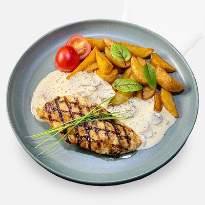 Куриное филе в сливочно-грибном соусе в Caviar по цене 800 ₽