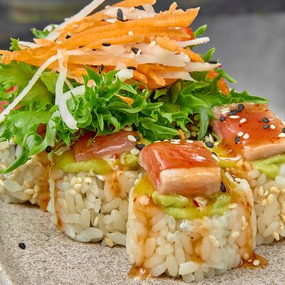 Татаки тунец и сладкий чилив 96 азиаток по цене 805 ₽