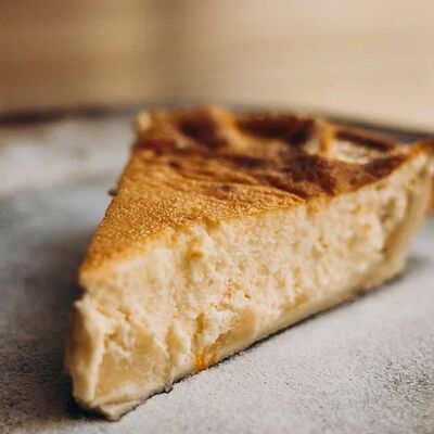 Яблочный пирог в Мацони по цене 260