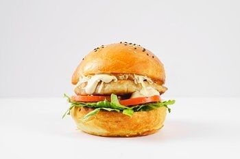 Бургер Цезарь в Панда Маркет по цене 549 ₽