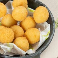 Сырные шарики с моцареллойв Хорошая компания