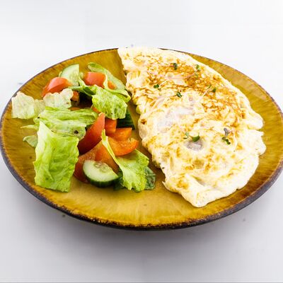 Омлет с ветчиной и сыром чеддер в Kamakura по цене 665 ₽