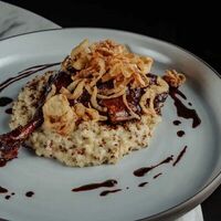 Утиная ножка с киноа в Брюссель