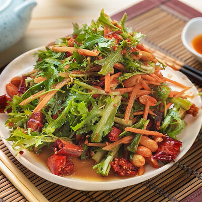 Салат Одуванчик в Wai Mai по цене 480 ₽