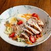 Салат цезарь с куриным бедром в BBJ Grill & Bar по цене 33
