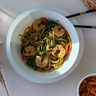 Лапша с Креветками в WoKING по цене 1040 ₽