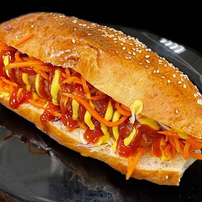 Хот-дог с корейской морковью в Булка и Мясо по цене 330 ₽