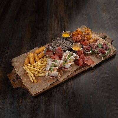 Сет на компанию в Лепрекон по цене 1790 ₽