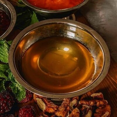 Мёд с орехами в Соль & Перец по цене 217 ₽