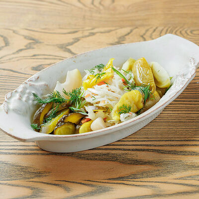 Ассорти из солений из погребов в Онегин дача по цене 680 ₽