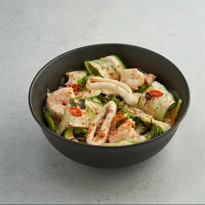 Зеленый салат с морепродуктами в Chang по цене 960 ₽