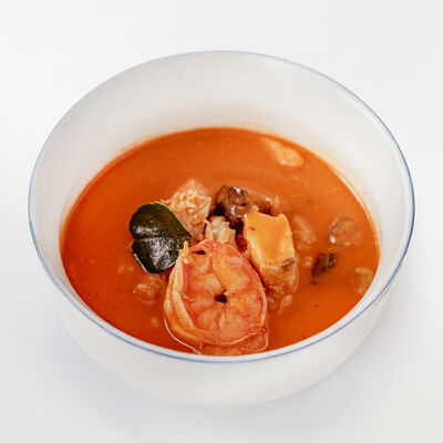 Том ям с креветками и цыпленком в Ava bistro по цене 930 ₽
