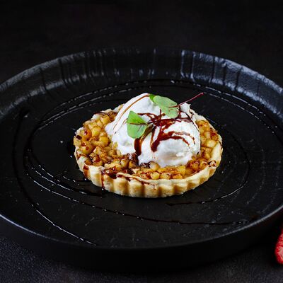 Яблочный пирог в Ellips по цене 590 ₽