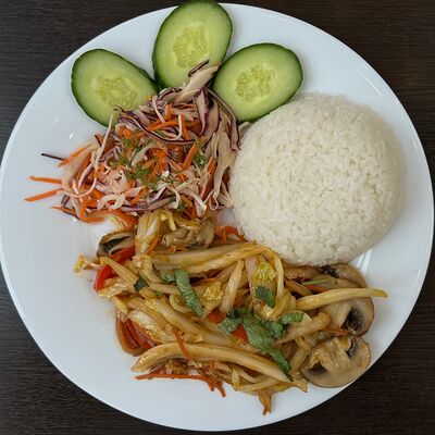 Рис с овощами в Di An Pho по цене 400 ₽