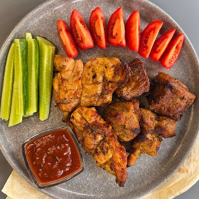 Шашлычный сет мини (1 персона) в Мужчина готовит по цене 950 ₽