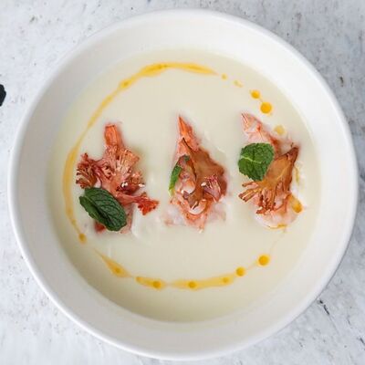 Крем-суп из цветной капусты с креветками в MAYAR по цене 800 ₽