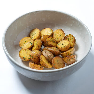 Молодой картофель с травами в Бистро Рыба Мечты по цене 370 ₽